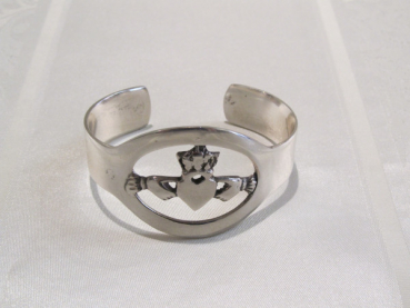 Keltischer Armreif Claddagh (KVB05)